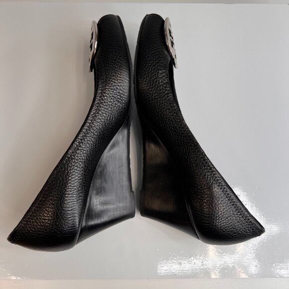 Tory Burch Wedge Women 9 Leather Pebble Sally Medallion Heel Work Party Core Ex - Picture 9 of 13